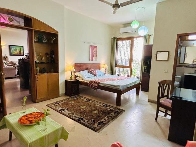 Flat for rent in South Delhi, Deri