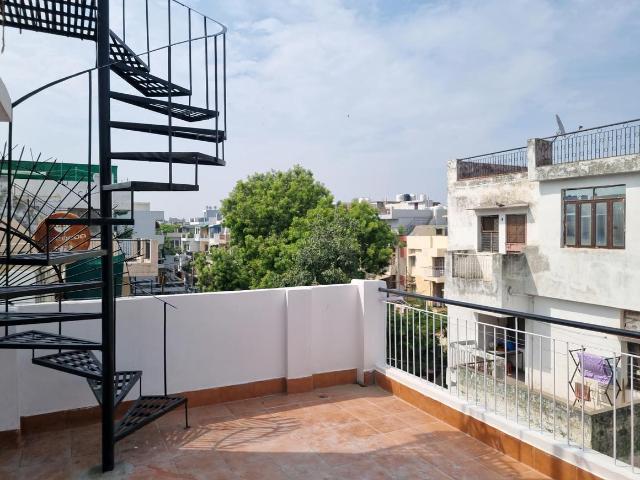 Flat for rent in South West Delhi, Deri