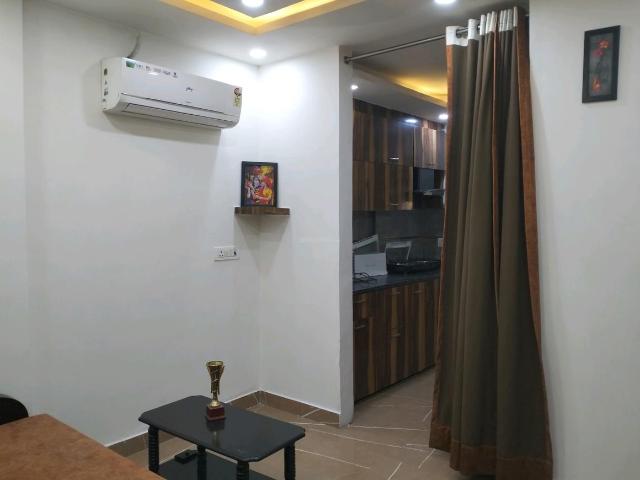Flat for rent in West Delhi, Deri