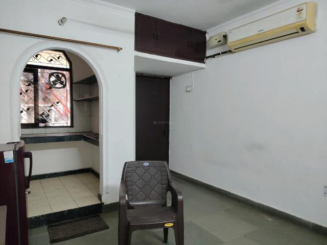 Flat for rent in South Delhi, Deri