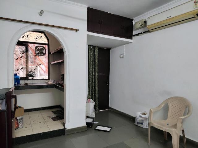 Flat for rent in South Delhi, Deri