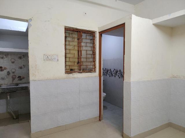 Flat for rent in South Delhi, Deri