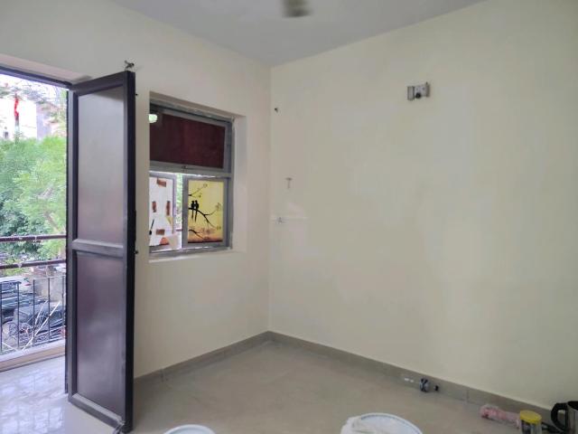 Flat for rent in South Delhi, Deri