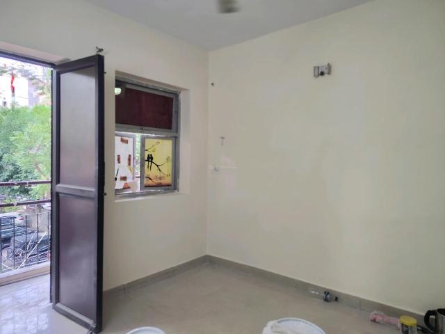 Flat for rent in South Delhi, Deri