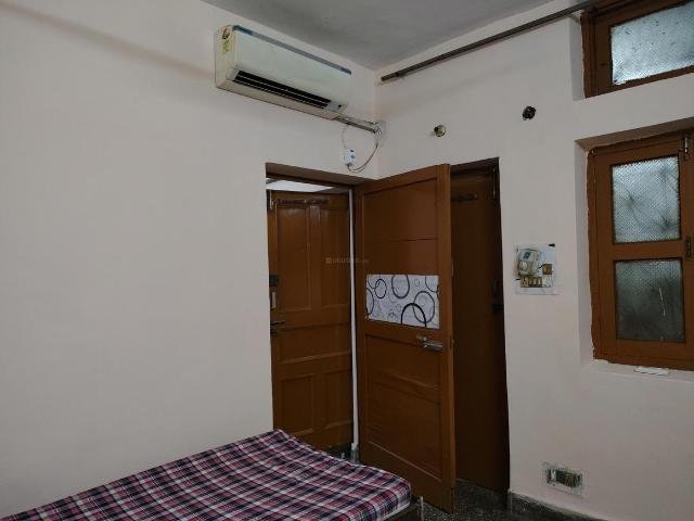 Flat for rent in South Delhi, Deri