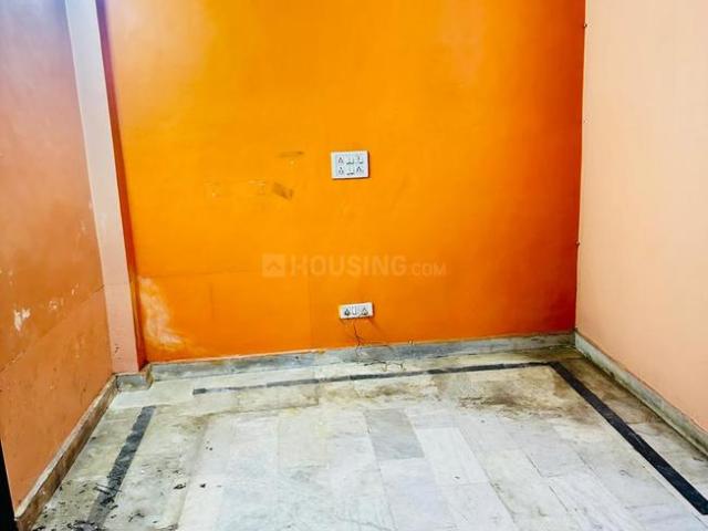 Flat for sale in East Delhi, Deri