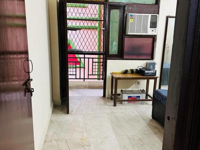 Flat for rent in South Delhi, Deri