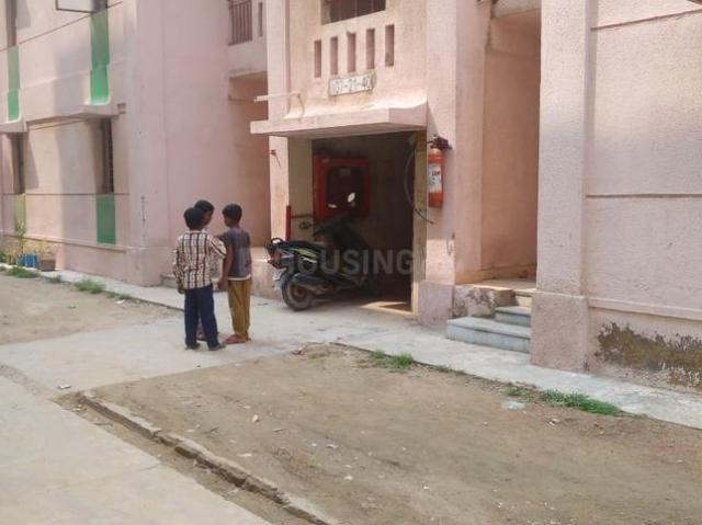 Flat for sale in North Delhi, Deri