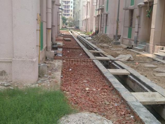 Flat for sale in North Delhi, Deri