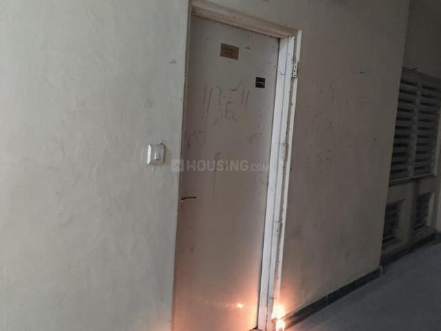 Flat for sale in North Delhi, Deri