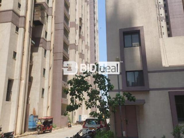Flat for sale in North Delhi, Deri