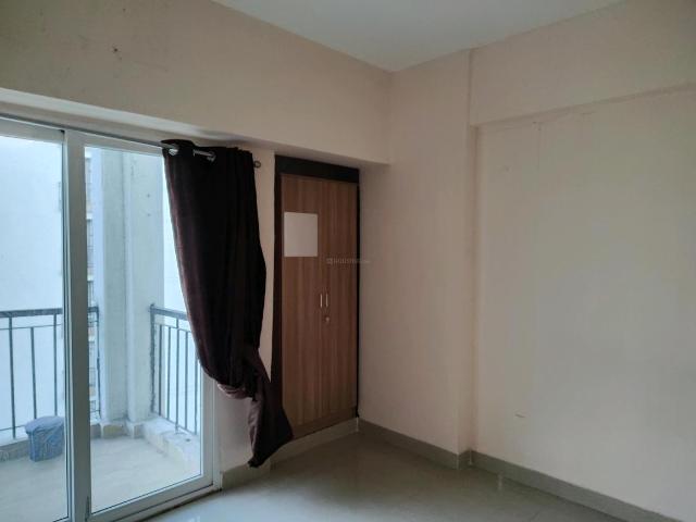 Flat for rent in Amrapali Dream Valley, Gautam Buddha Nagar