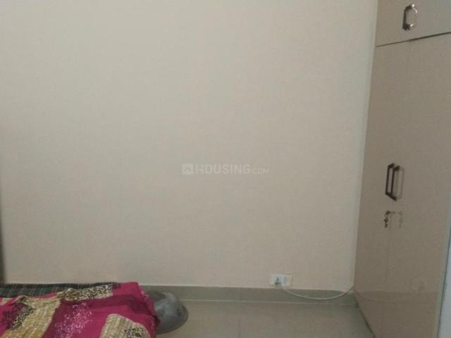 Flat for rent in Amrapali Dream Valley, Gautam Buddha Nagar