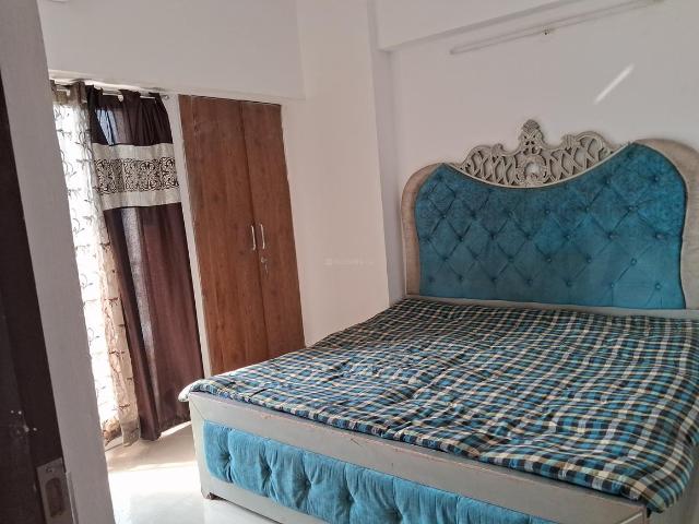 Flat for rent in Amrapali Dream Valley, Gautam Buddha Nagar
