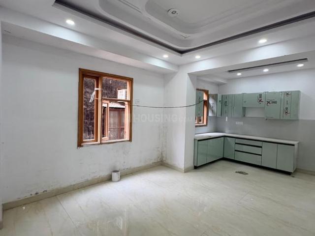 Flat for sale in Block B, Gautam Buddha Nagar