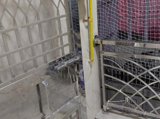 Flat for rent in West Delhi, Deri