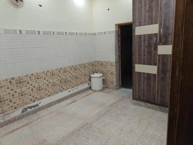 Flat for rent in West Delhi, Deri