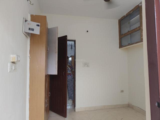 Flat for rent in West Delhi, Deri