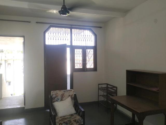 Flat for rent in West Delhi, Deri