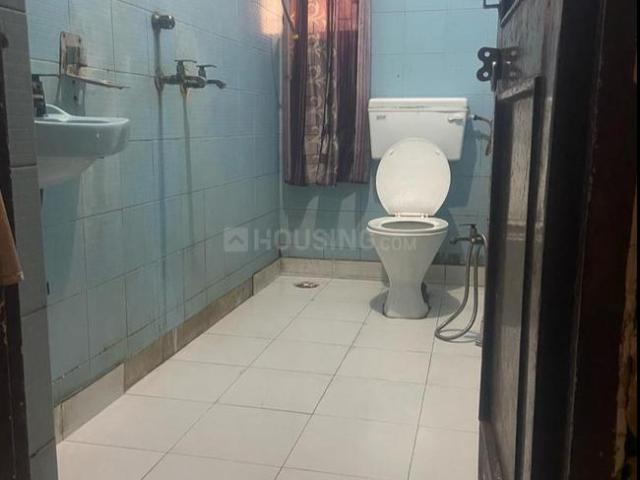 Flat for rent in East Delhi, Deri