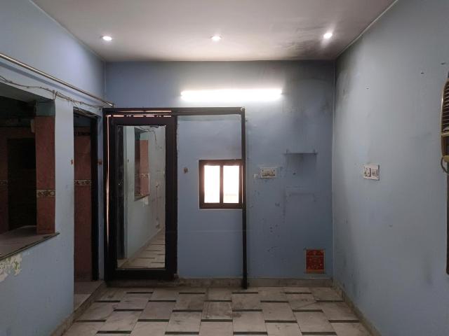 Flat for rent in North West Delhi, Deri