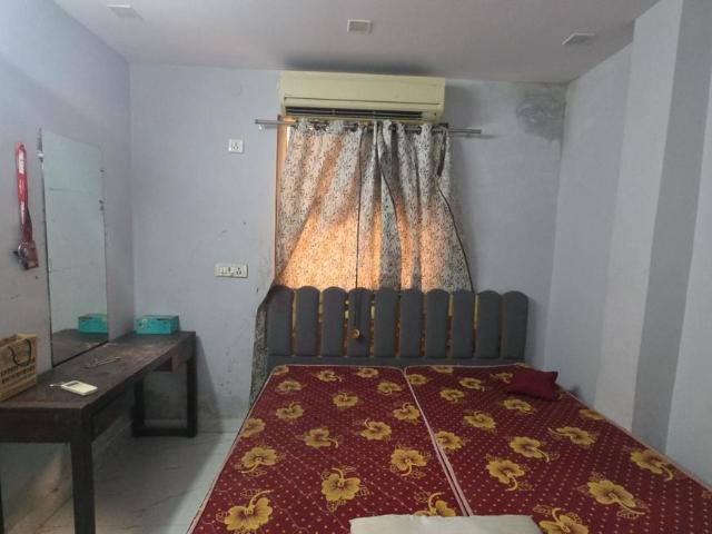 Flat for rent in North West Delhi, Deri
