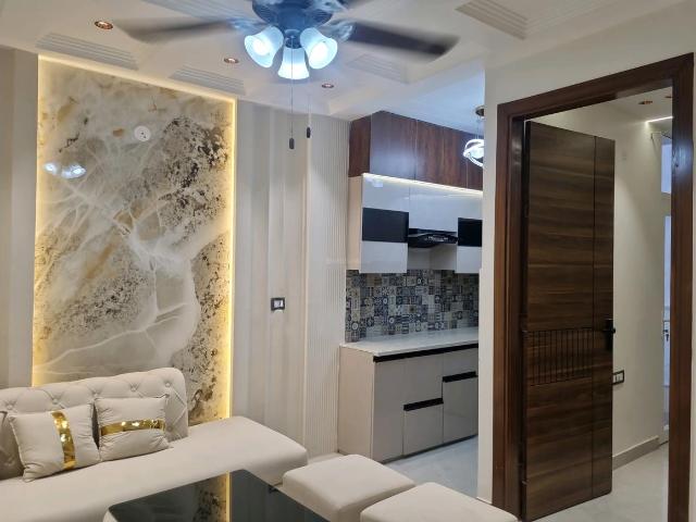 Flat for sale in West Delhi, Deri