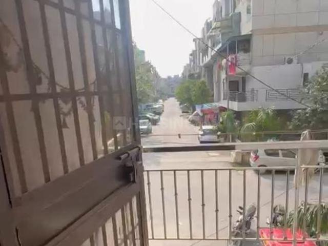 Flat for sale in North Delhi, Deri