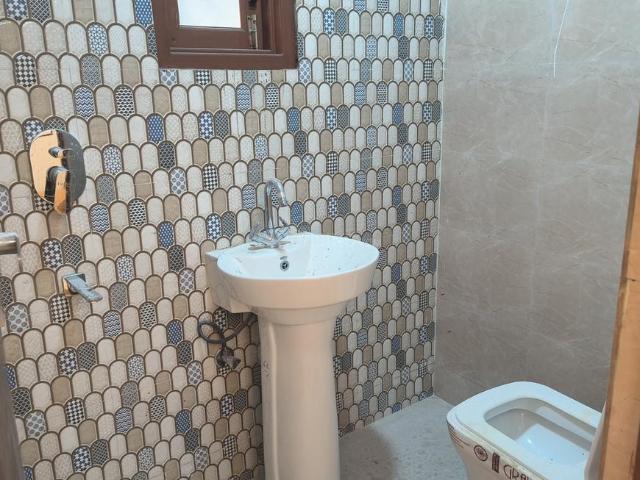 Flat for rent in South Delhi, Deri