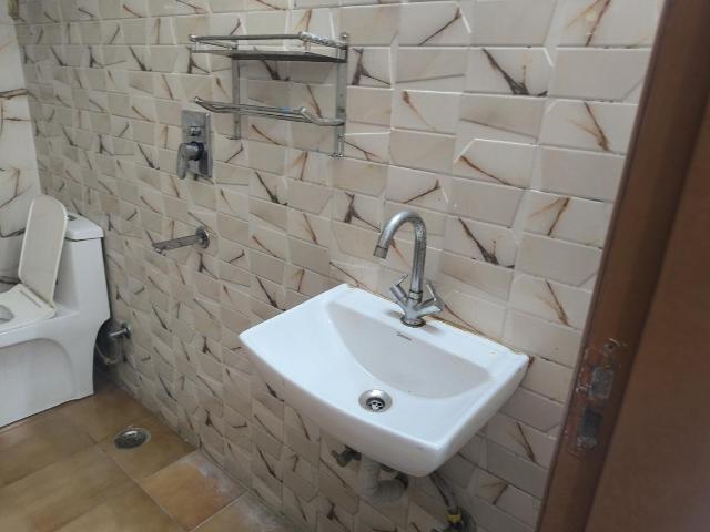 Flat for rent in South Delhi, Deri