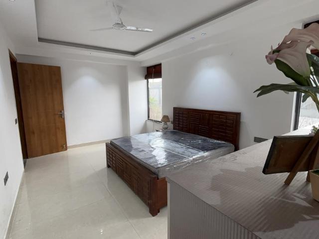 Flat for rent in South Delhi, Deri