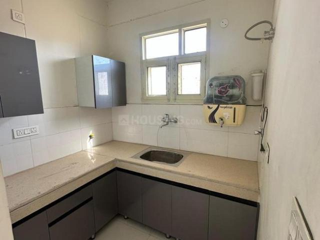 Flat for sale in Sector 127, Santemarja