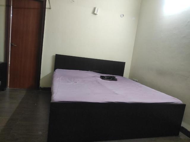 Flat for rent in Garhi, Noida