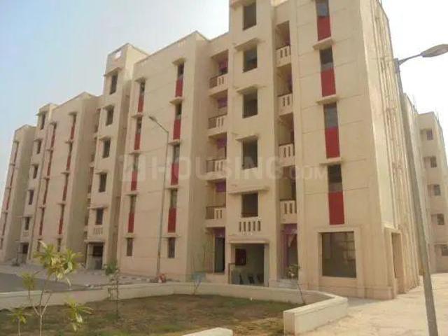 Flat for sale in North Delhi, Deri