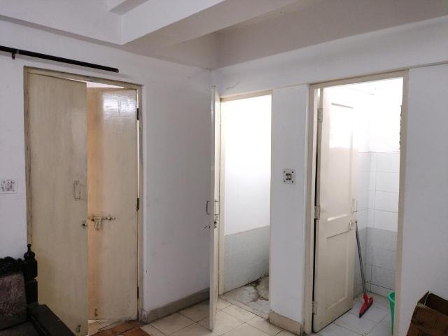 Flat for rent in South West Delhi, Deri