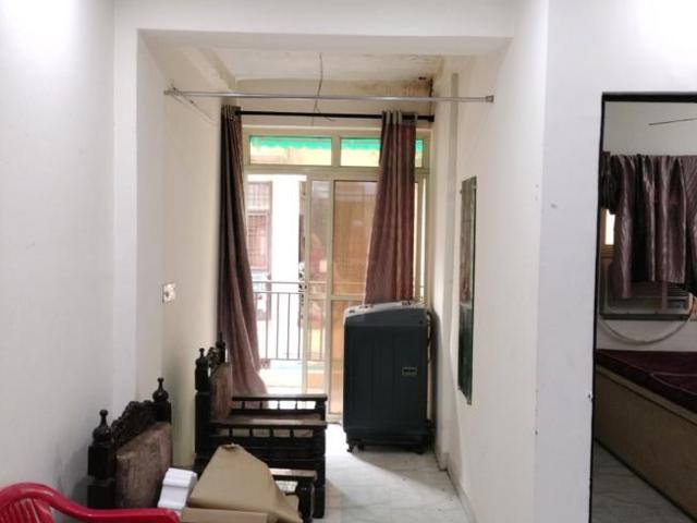 Flat for rent in South West Delhi, Deri