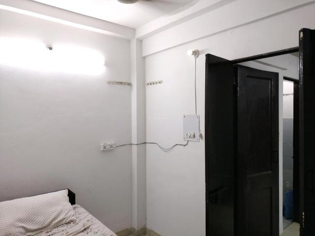 Flat for rent in South West Delhi, Deri