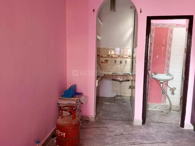 Flat for rent in North West Delhi, Deri