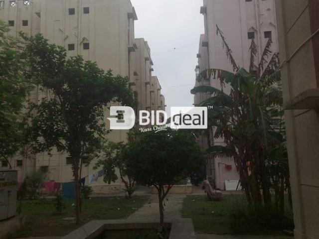 Flat for sale in North Delhi, Deri