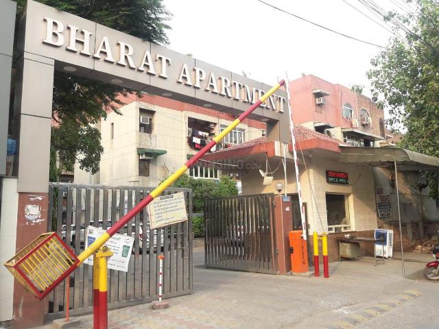 Flat for sale in North Delhi, Deri