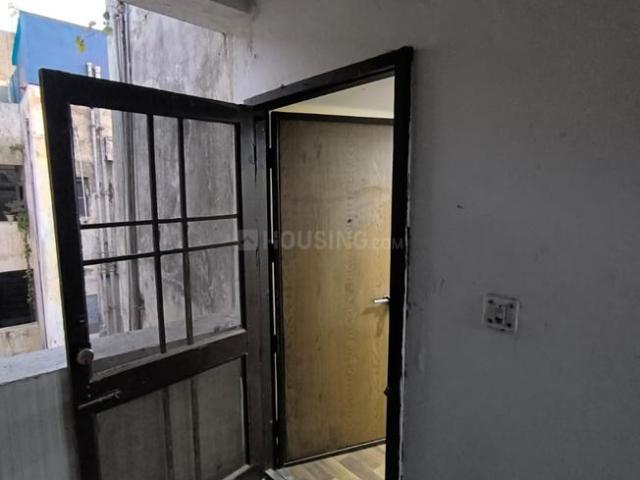 Flat for sale in North Delhi, Deri