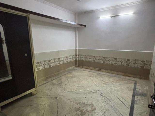 Flat for sale in North East Delhi, Deri