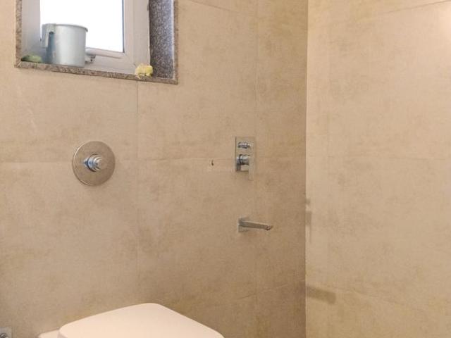Flat for rent in Naupada, Thane