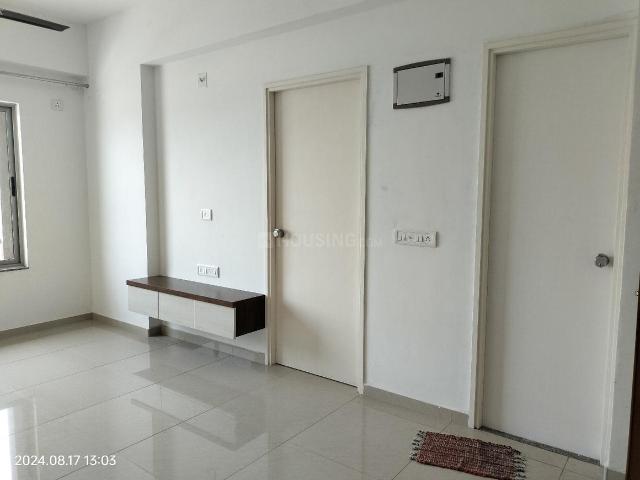 Flat for rent in Sarkhej, Gujarat