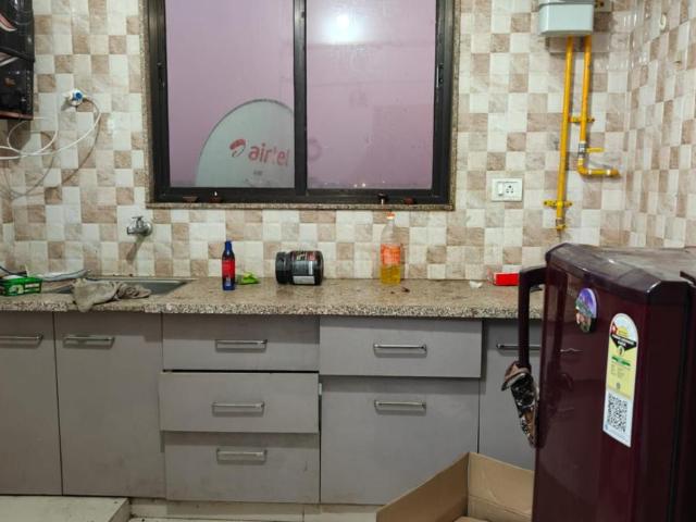Flat for rent in Sarkhej, Gujarat