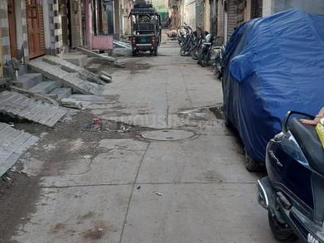 Flat for sale in Guru Nanak Nagar, Delhi