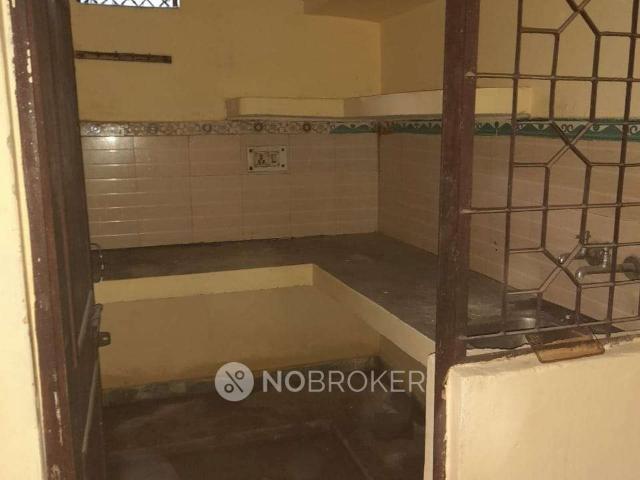 Flat for rent in Deri