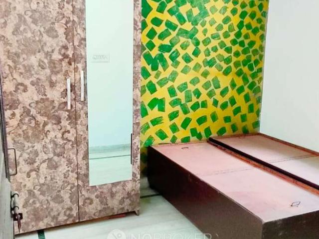 Flat for rent in South West Delhi, Deri