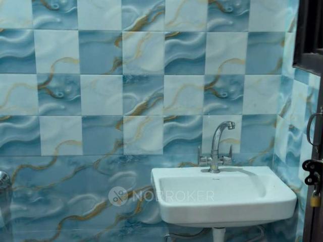 Flat for rent in South Delhi, Deri