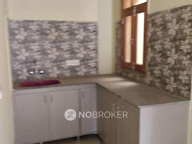 Flat for rent in South Delhi, Deri